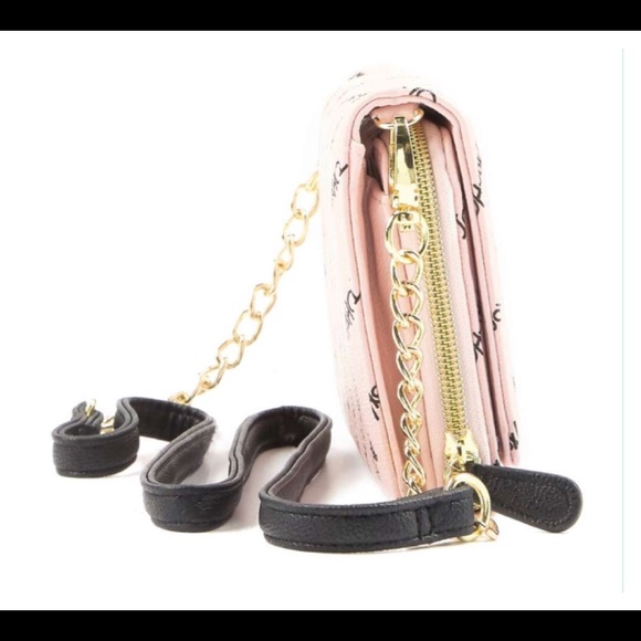 Powder Pink Betsey Johnson Purse. - Picture 4 of 4